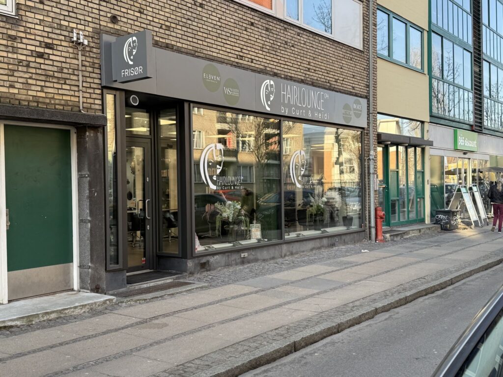 Frisørsalon med moderne facade