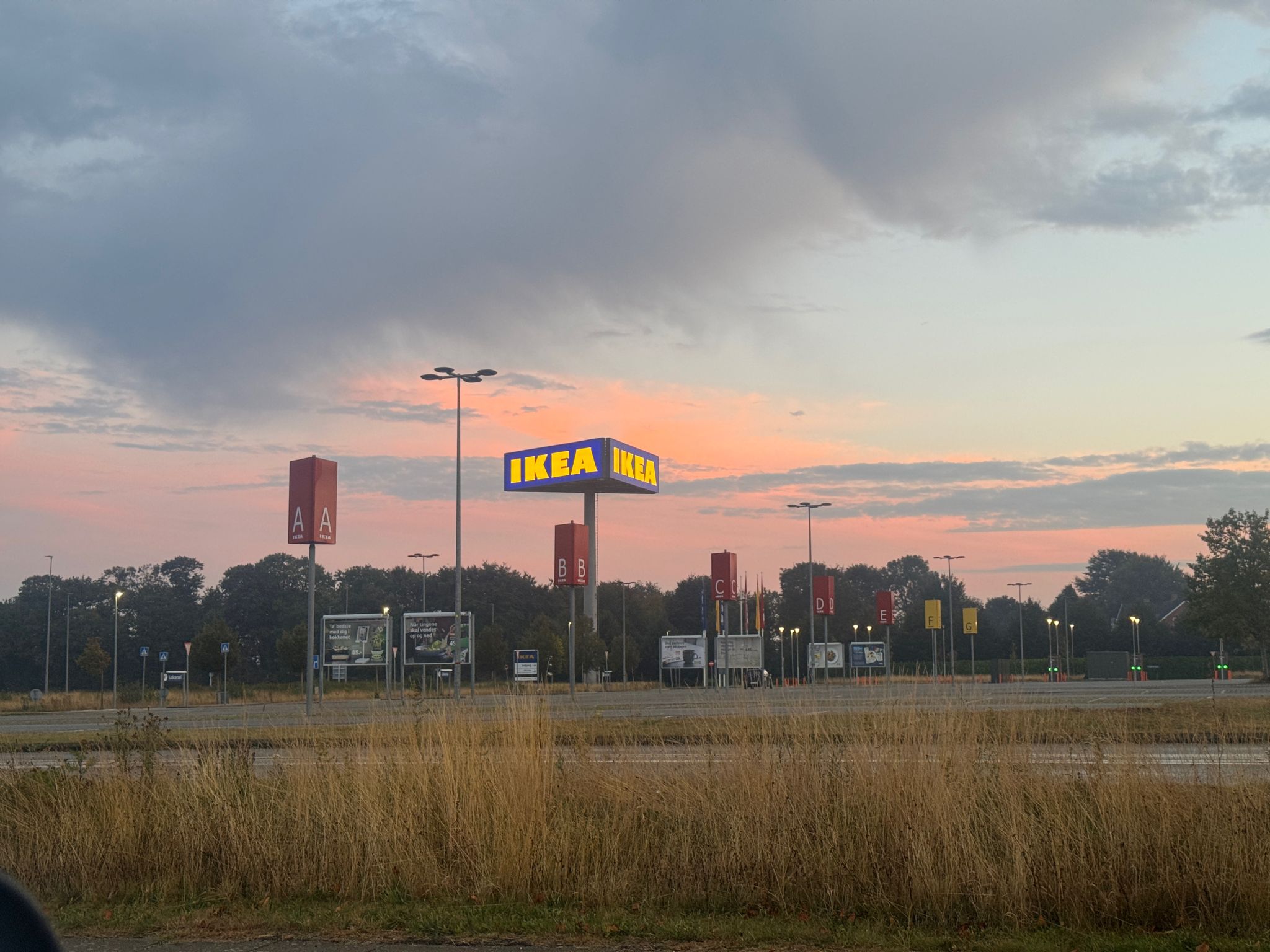 IKEA skilt ved solnedgang