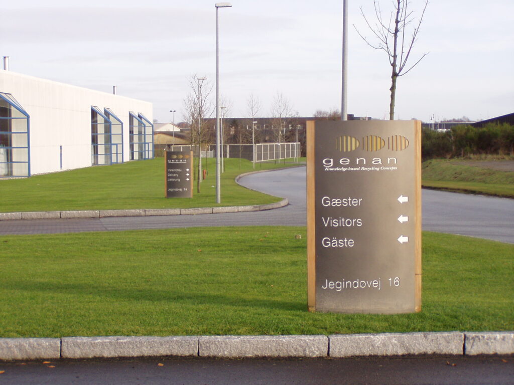 Skilt ved indgangen til Genan