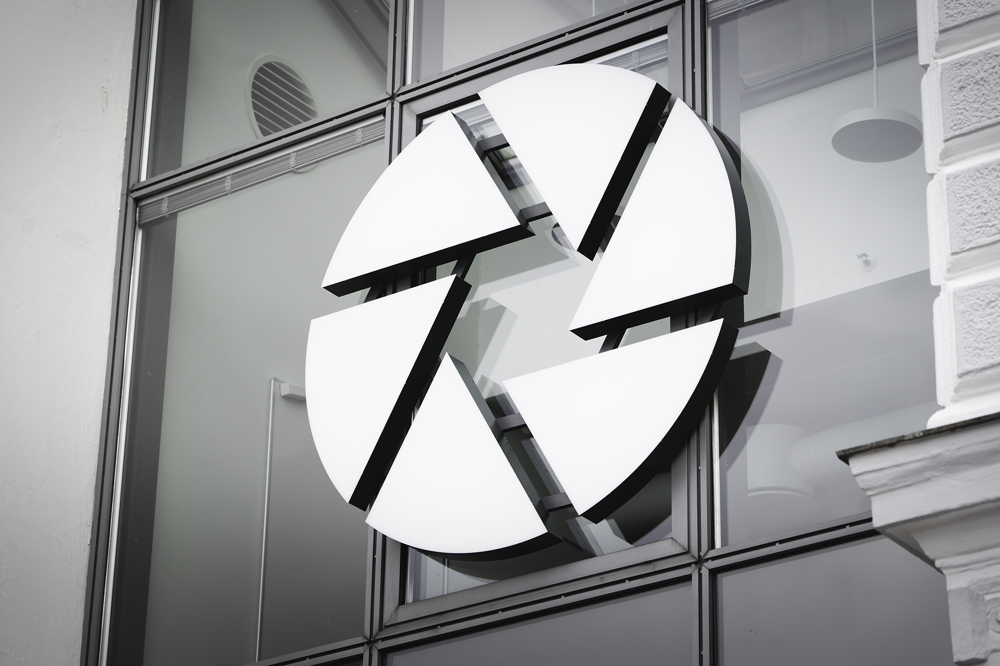 facadeskilt til Jyske Bank som lysskilte