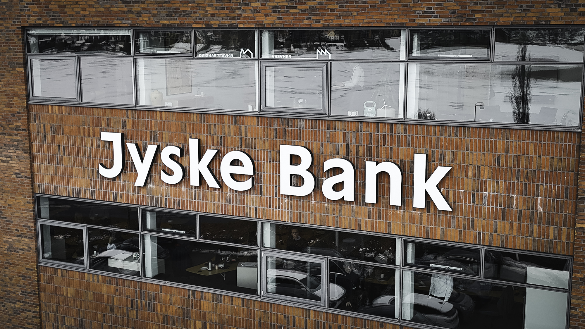 Facadeskilte med lys til Jyske Bank