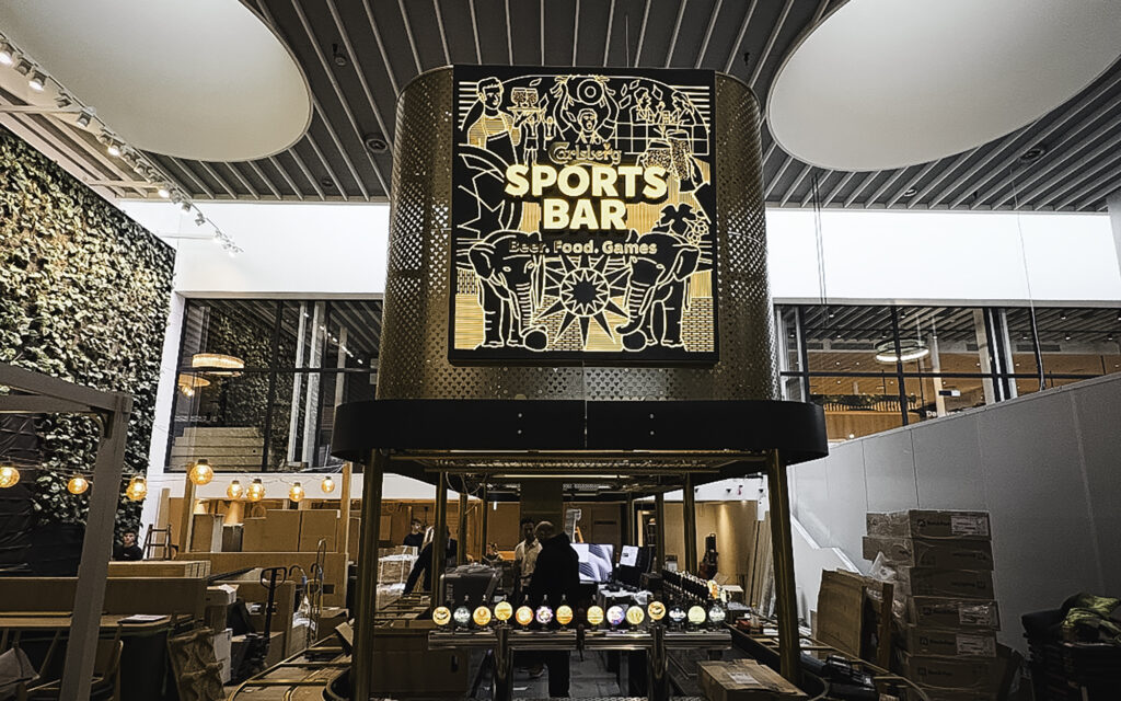 Færdig Sports Bar skilt